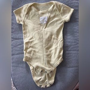 💕5 for $15: Burt’s Bees Baby 0-3/3month onesie